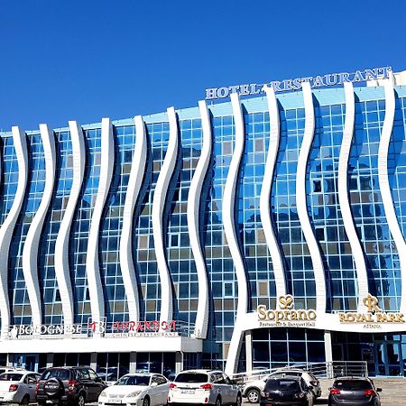 Reikartz Park Astana Ex-Royal Park Hotel & Spa Dış mekan fotoğraf