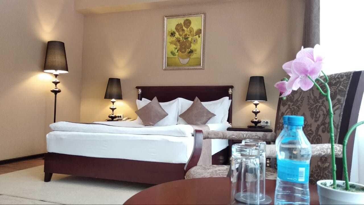 Reikartz Park Astana Ex-Royal Park Hotel & Spa Dış mekan fotoğraf