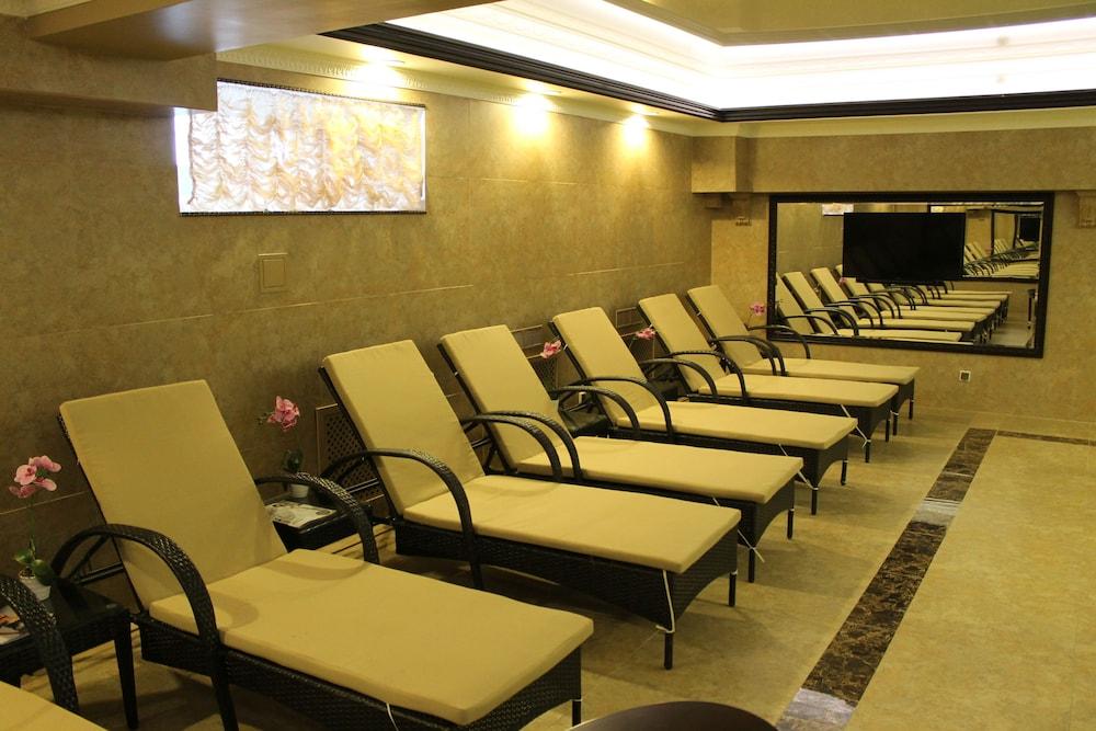Reikartz Park Astana Ex-Royal Park Hotel & Spa Dış mekan fotoğraf