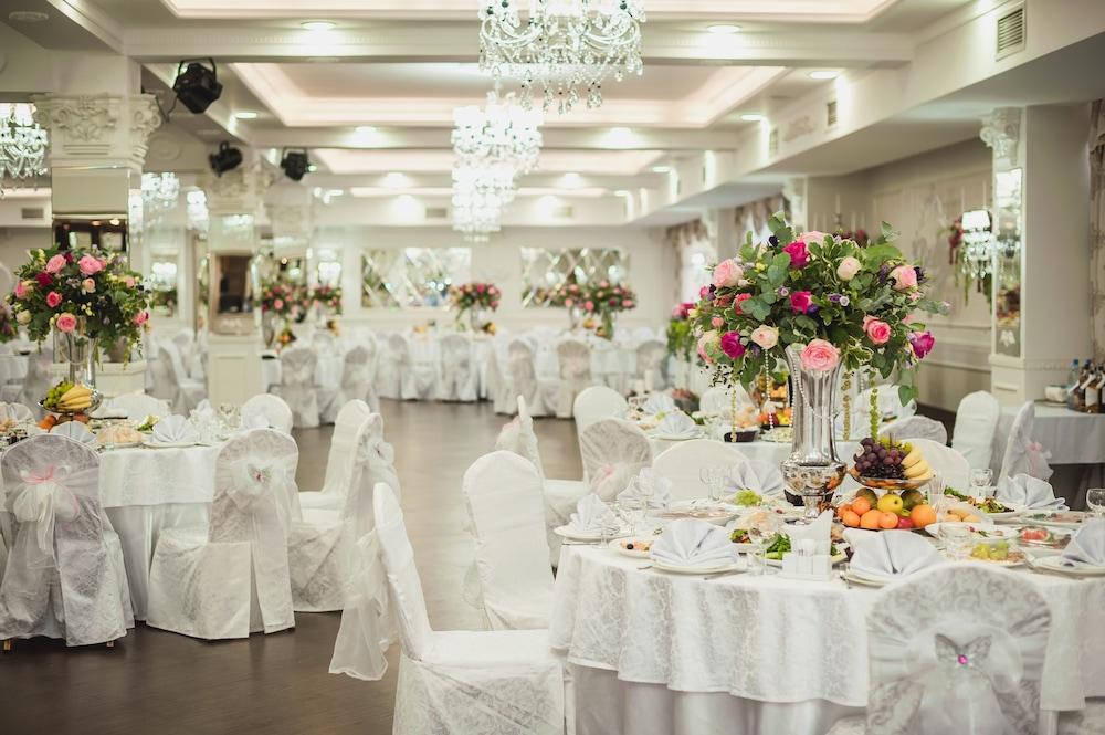 Reikartz Park Astana Ex-Royal Park Hotel & Spa Dış mekan fotoğraf