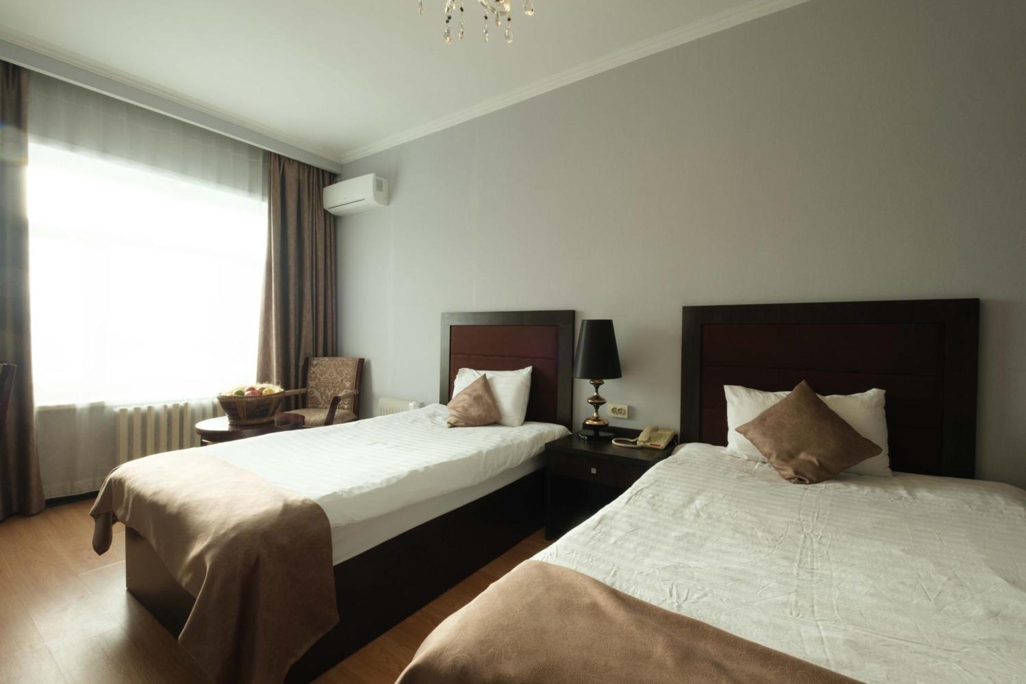 Reikartz Park Astana Ex-Royal Park Hotel & Spa Dış mekan fotoğraf
