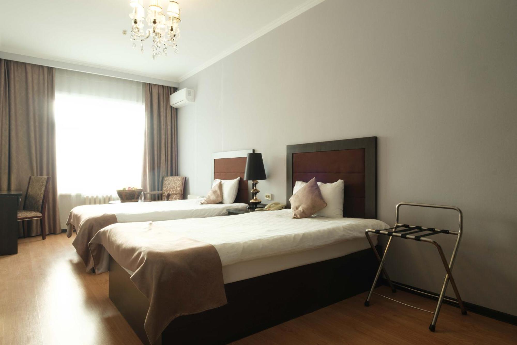 Reikartz Park Astana Ex-Royal Park Hotel & Spa Dış mekan fotoğraf