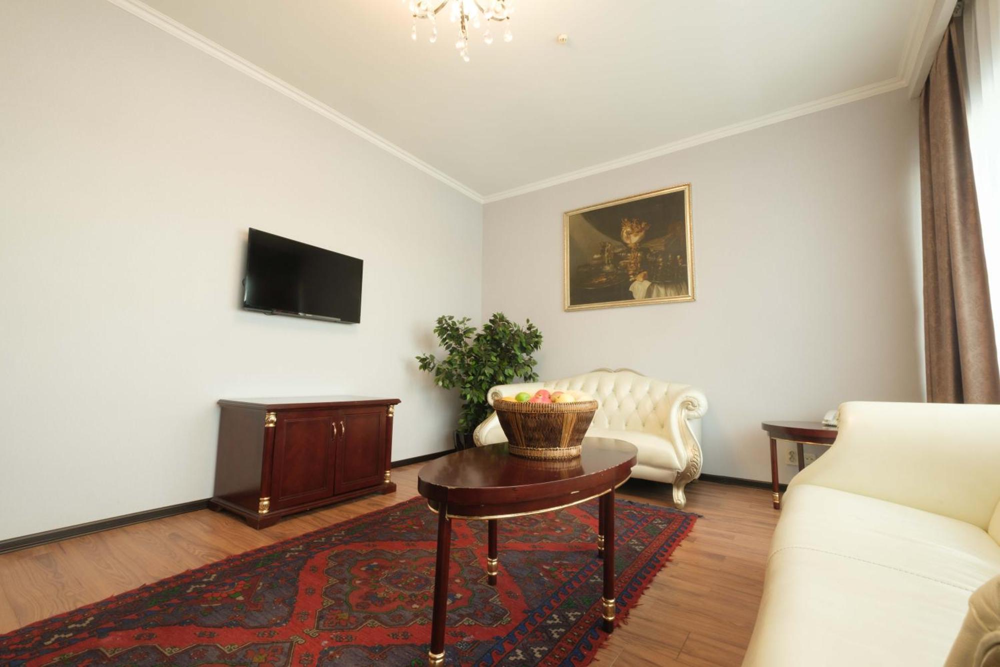 Reikartz Park Astana Ex-Royal Park Hotel & Spa Dış mekan fotoğraf