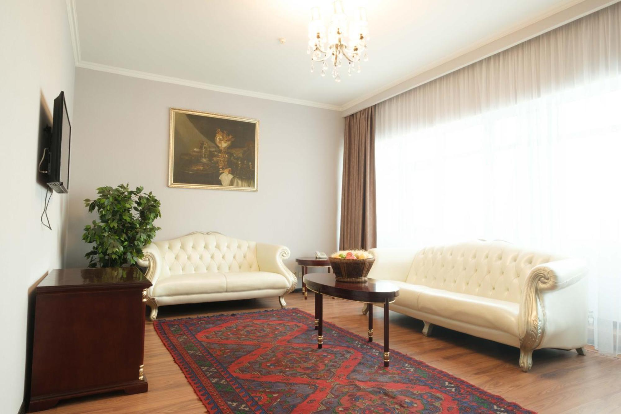 Reikartz Park Astana Ex-Royal Park Hotel & Spa Dış mekan fotoğraf