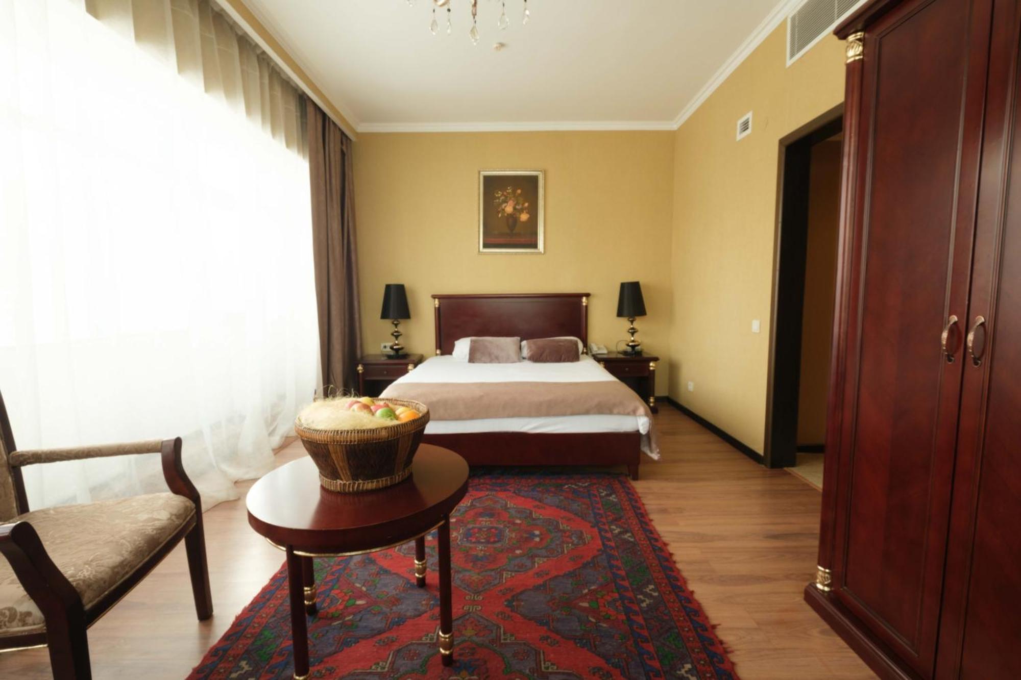 Reikartz Park Astana Ex-Royal Park Hotel & Spa Dış mekan fotoğraf