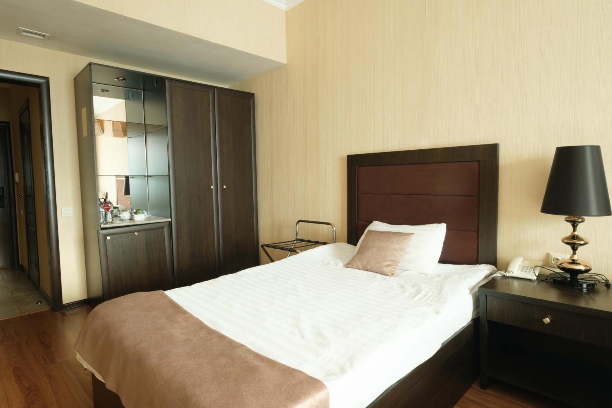 Reikartz Park Astana Ex-Royal Park Hotel & Spa Dış mekan fotoğraf