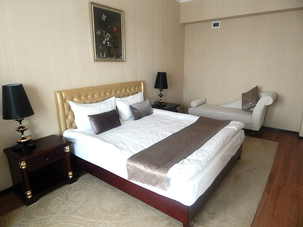 Reikartz Park Astana Ex-Royal Park Hotel & Spa Dış mekan fotoğraf