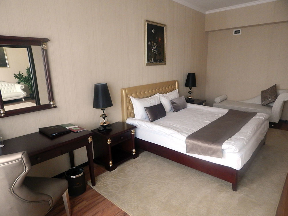 Reikartz Park Astana Ex-Royal Park Hotel & Spa Dış mekan fotoğraf