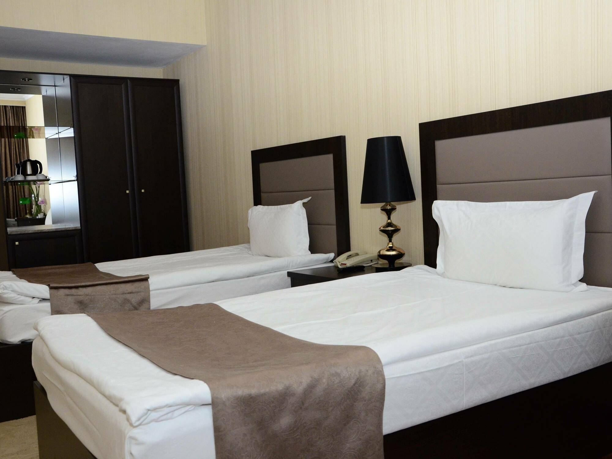 Reikartz Park Astana Ex-Royal Park Hotel & Spa Dış mekan fotoğraf