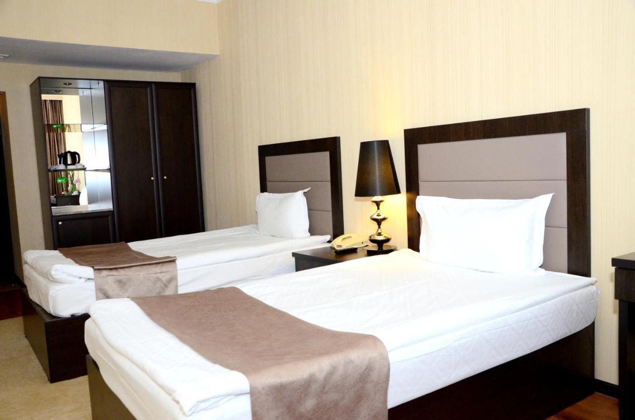 Reikartz Park Astana Ex-Royal Park Hotel & Spa Dış mekan fotoğraf